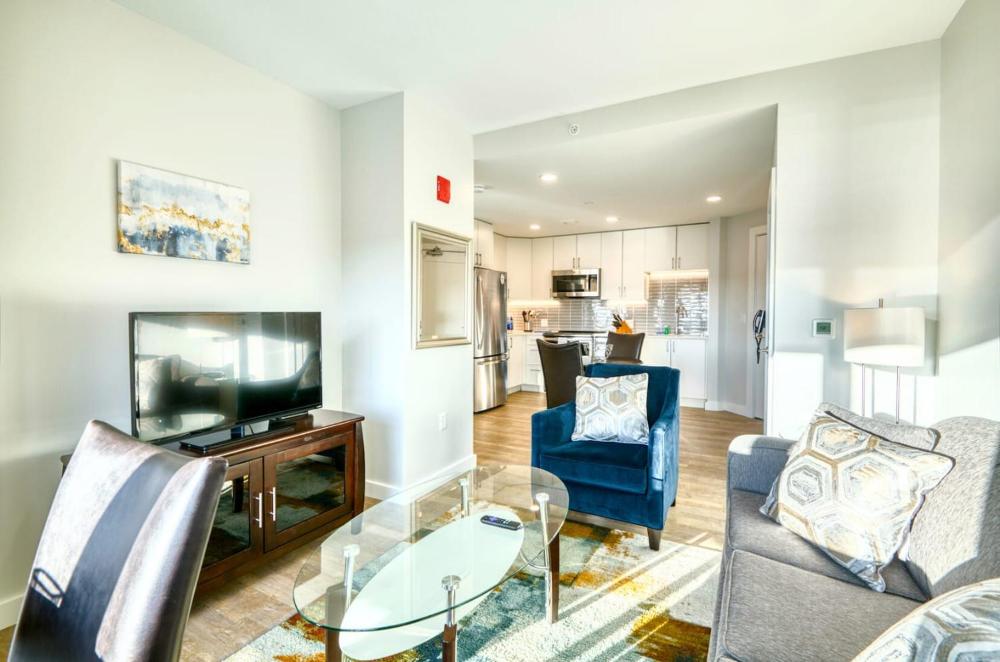 Gorgeous Apt Near Restaurants